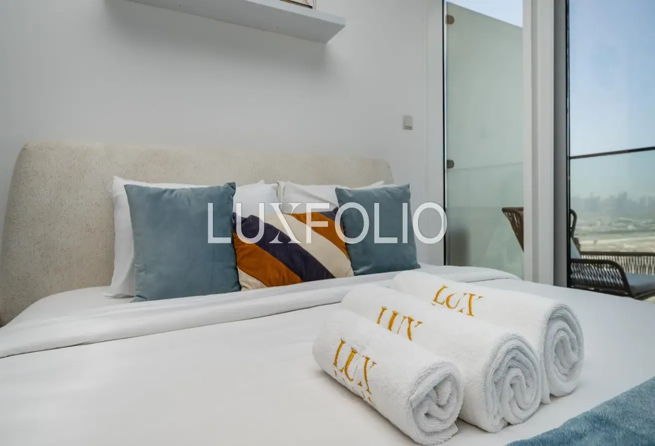 UNIQUE BLUE STUDIO AT BLOOM AVAILABLE NOW