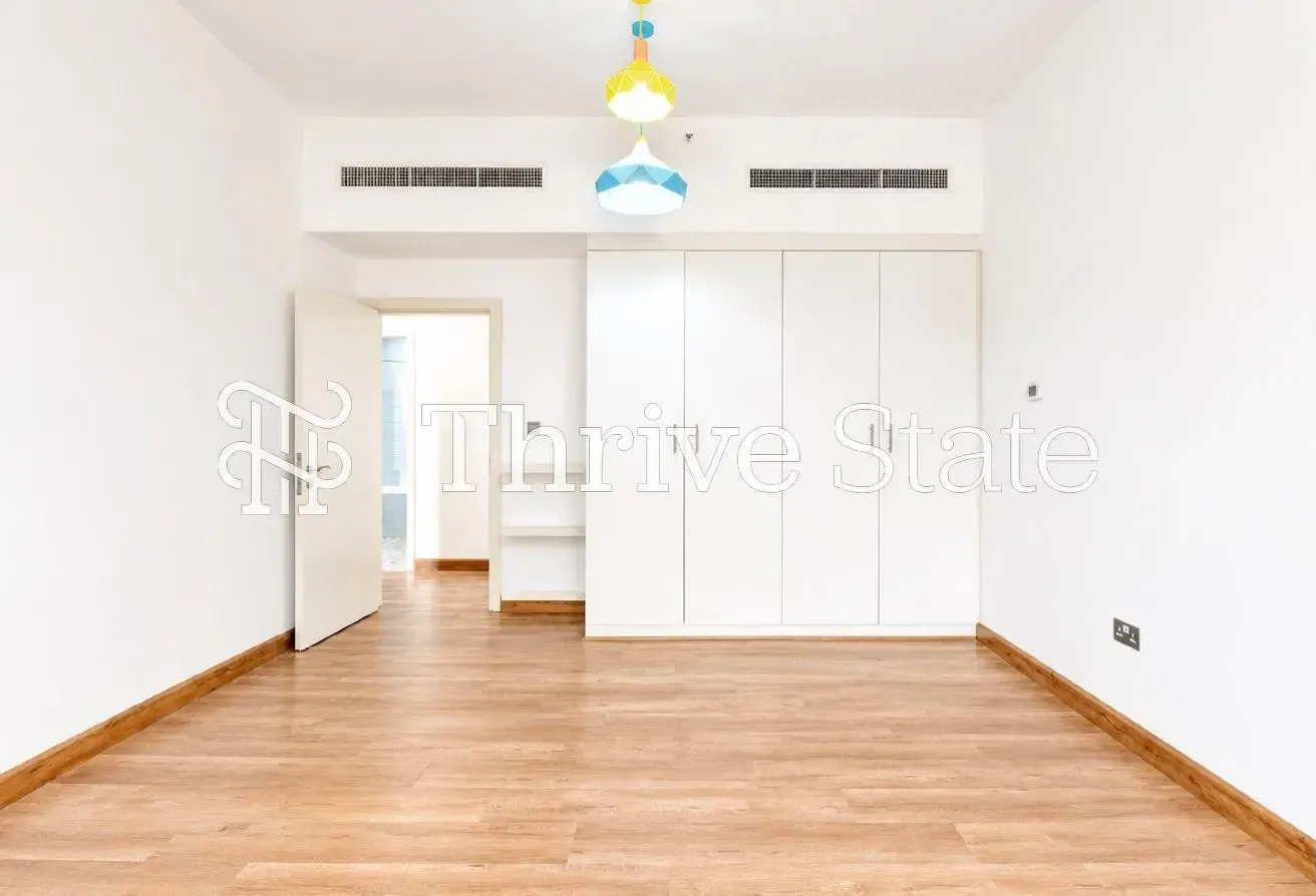 Luxury Renovation | Marina View | Vacant Soon