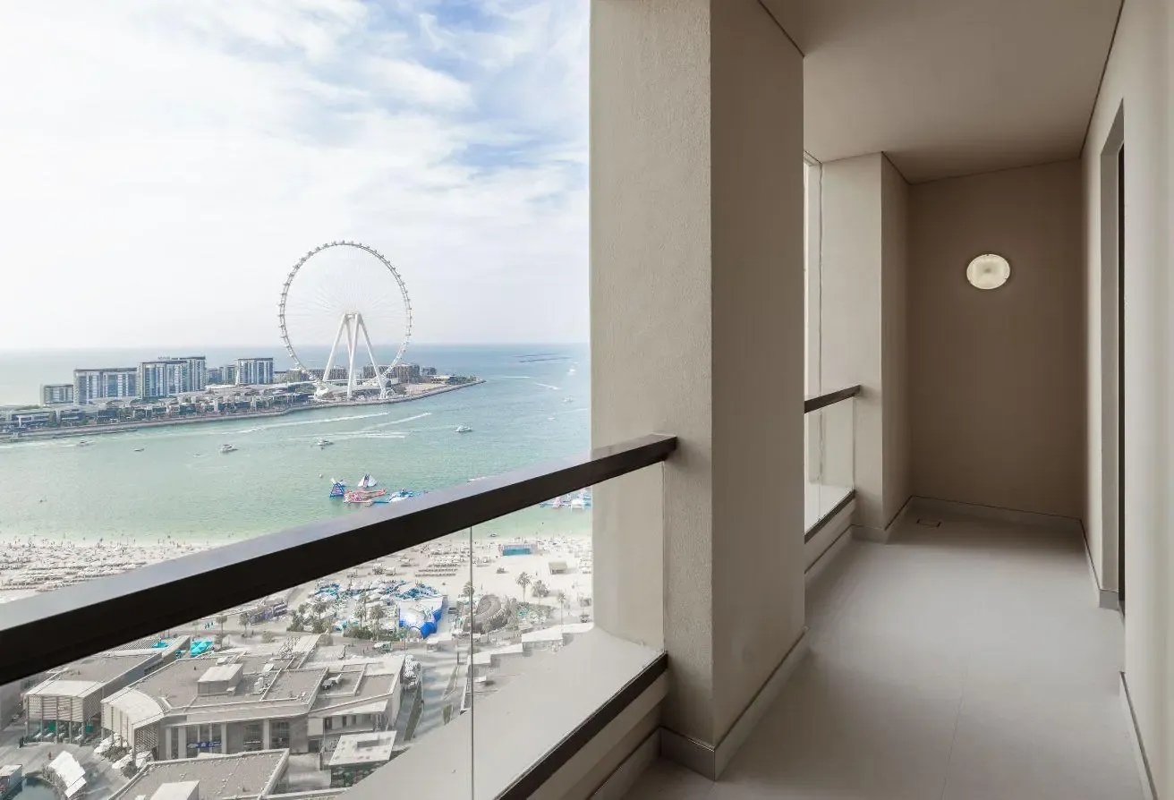 Stunning View - Premium & Fully Refurbished 4BR