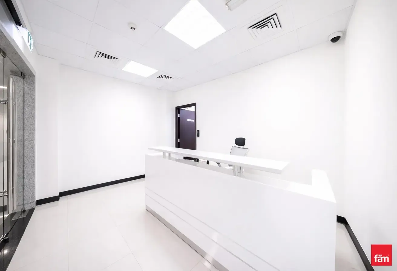 Vacant | High Floor | Community Expert