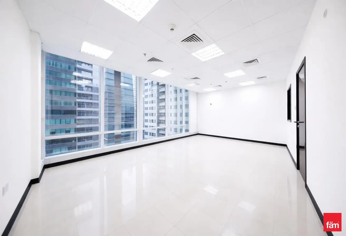 Vacant | High Floor | Community Expert