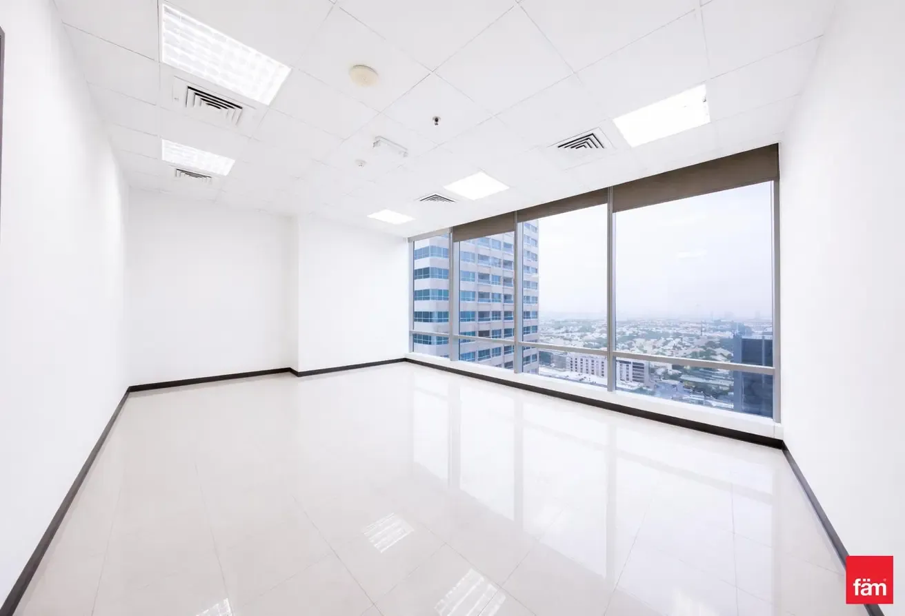 Vacant | High Floor | Community Expert