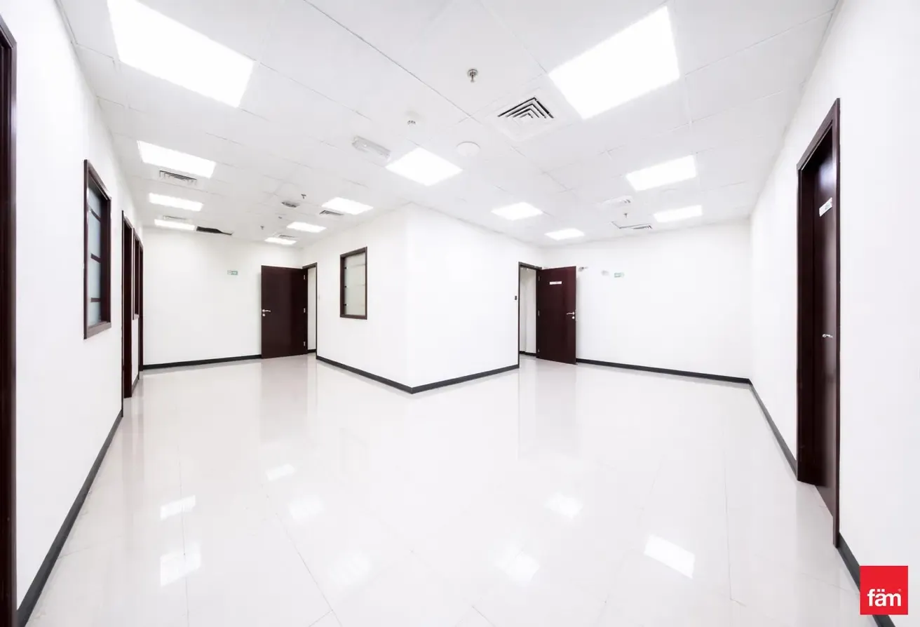 Vacant | High Floor | Community Expert
