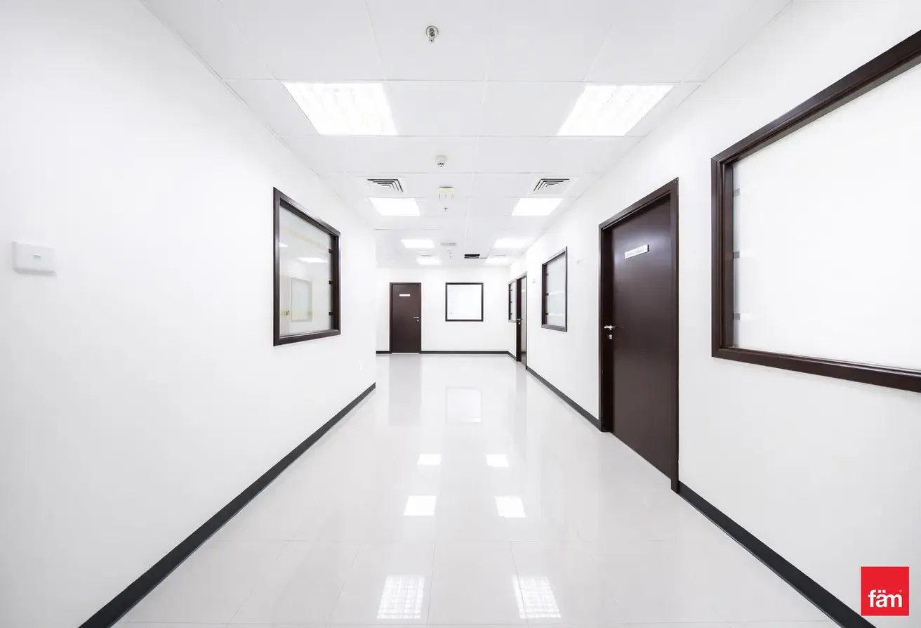 Vacant | High Floor | Community Expert