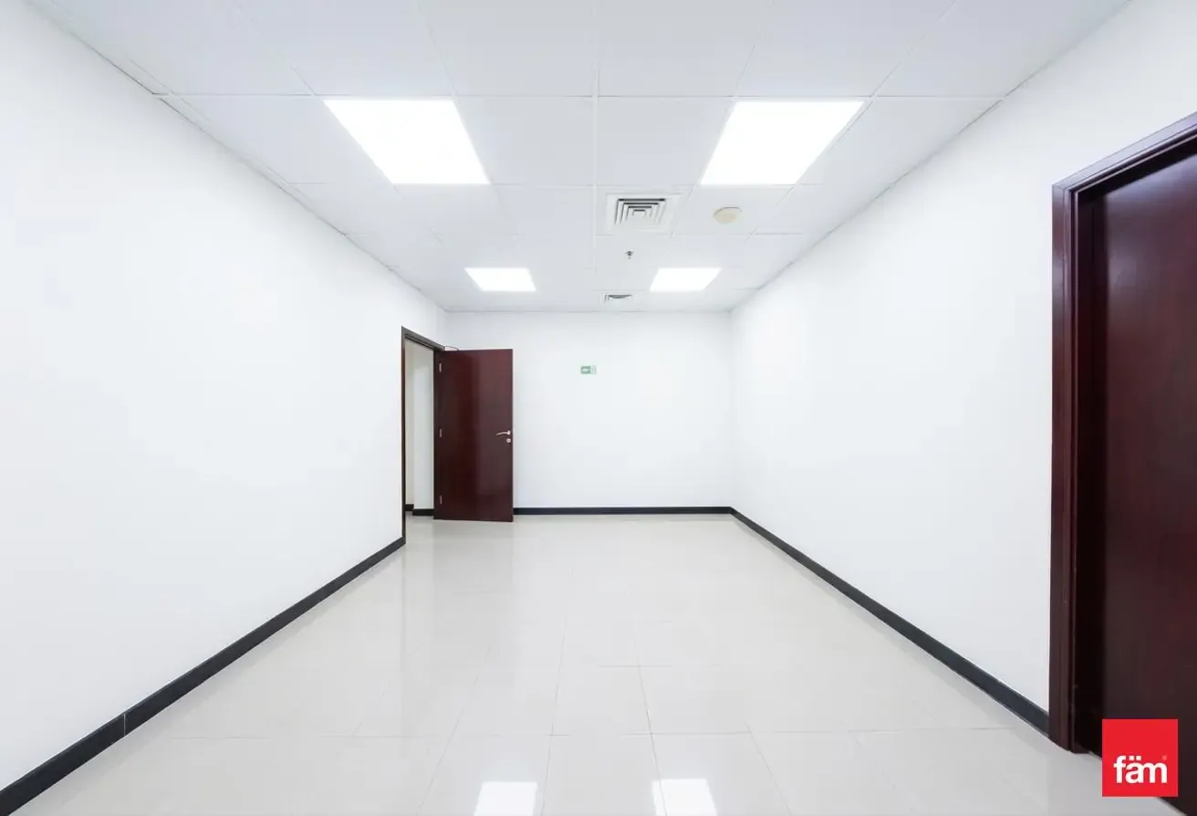 Vacant | High Floor | Community Expert