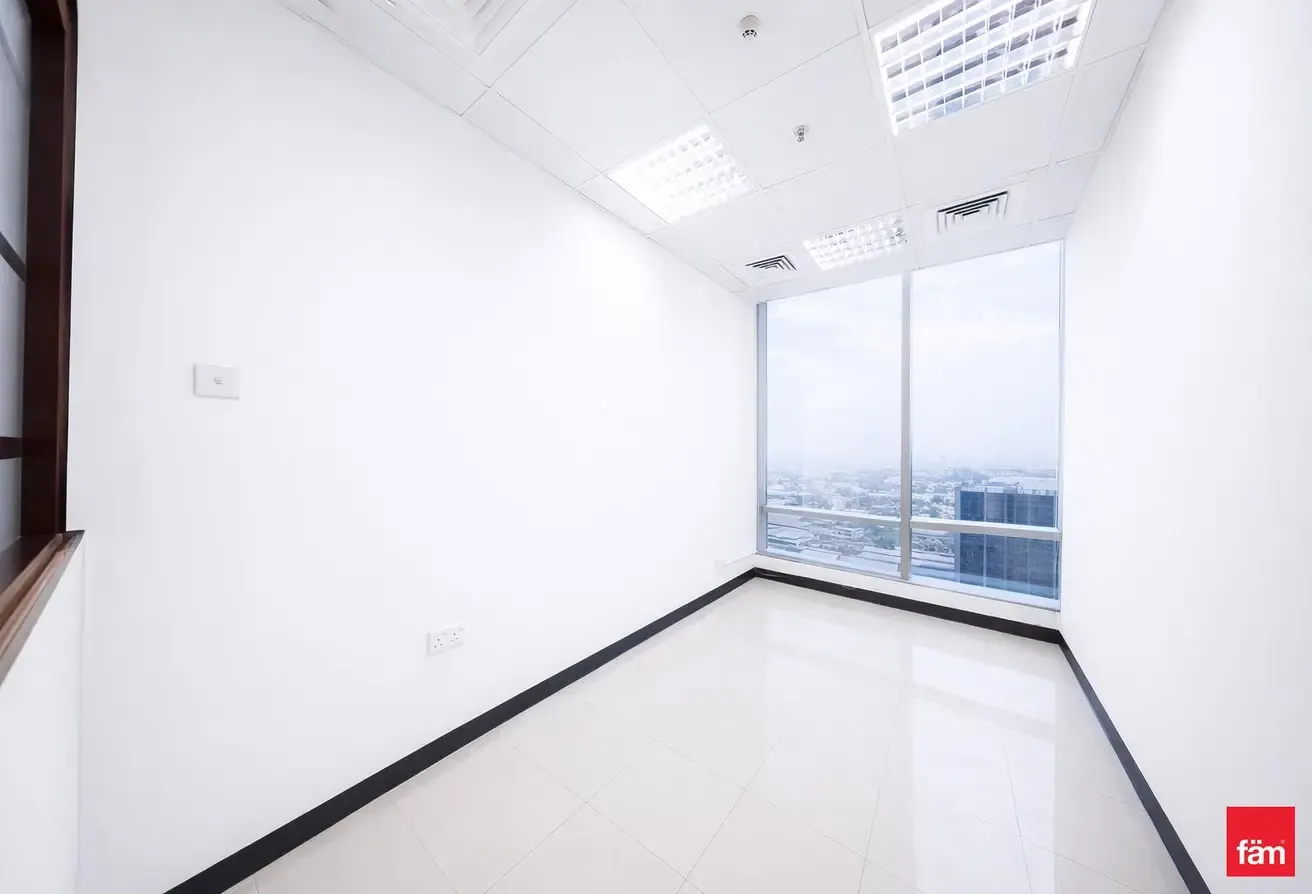 Vacant | High Floor | Community Expert