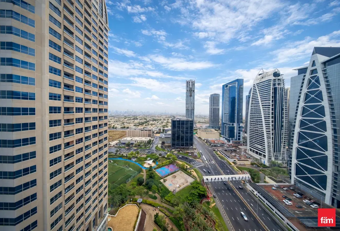 Vacant | High Floor | Community Expert