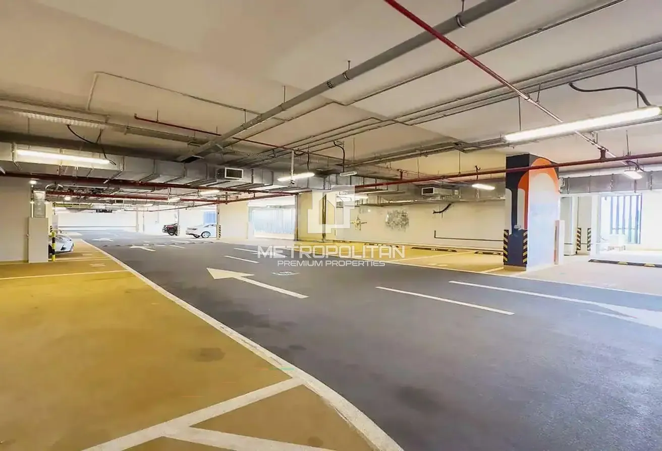 Retail Burj Khalifa View | 15,496 Ft | Negotiable