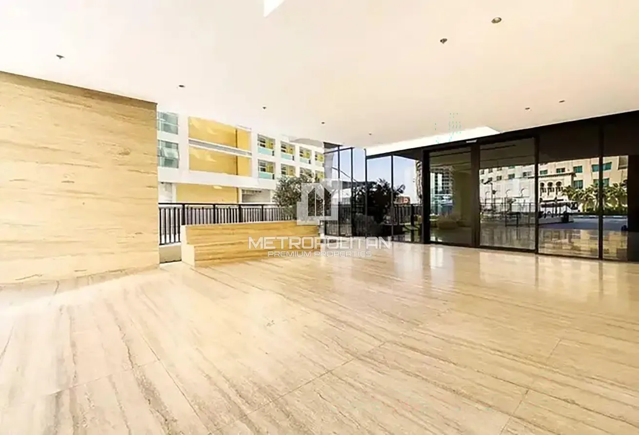 Retail Burj Khalifa View | 15,496 Ft | Negotiable