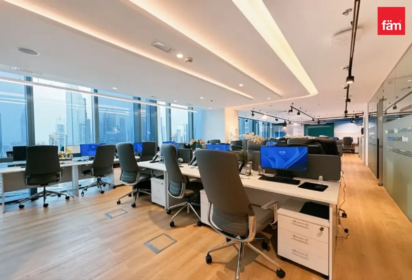 Luxurious | Open Layout | Commercial Expert