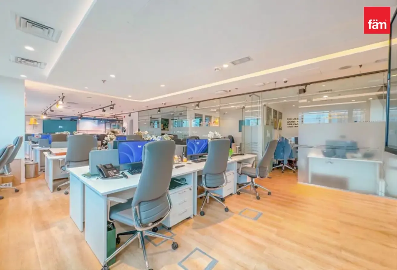 Luxurious | Open Layout | Commercial Expert