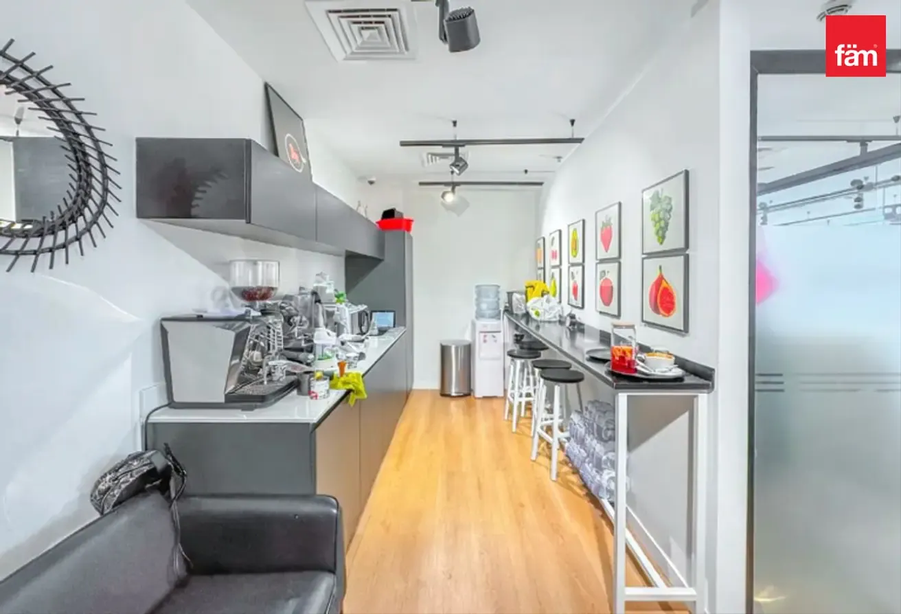 Luxurious | Open Layout | Commercial Expert