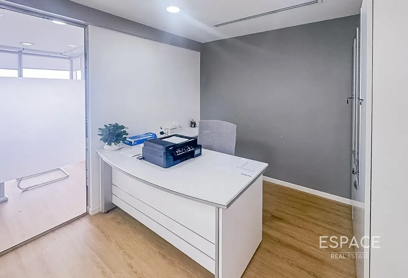 Grade A| Furnished | Emirates Living View