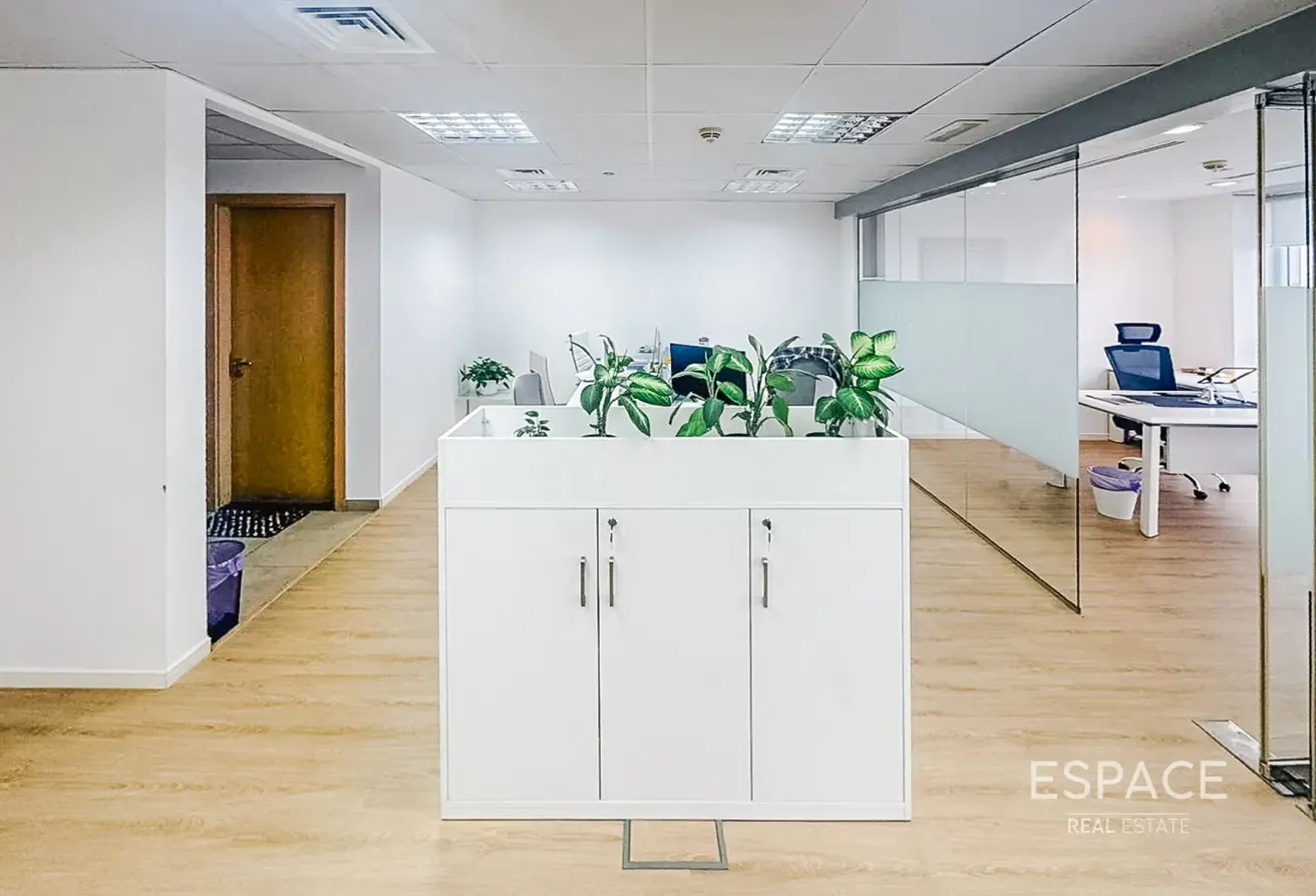 Grade A| Furnished | Emirates Living View