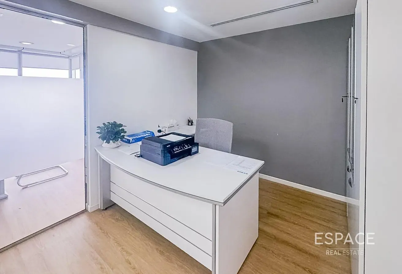 Grade A| Furnished | Emirates Living View