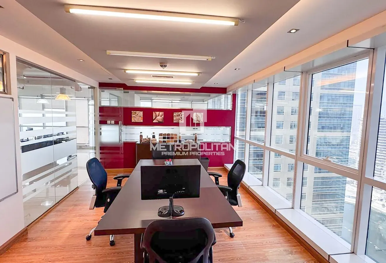 High End Fitted | Lake View | Grade A