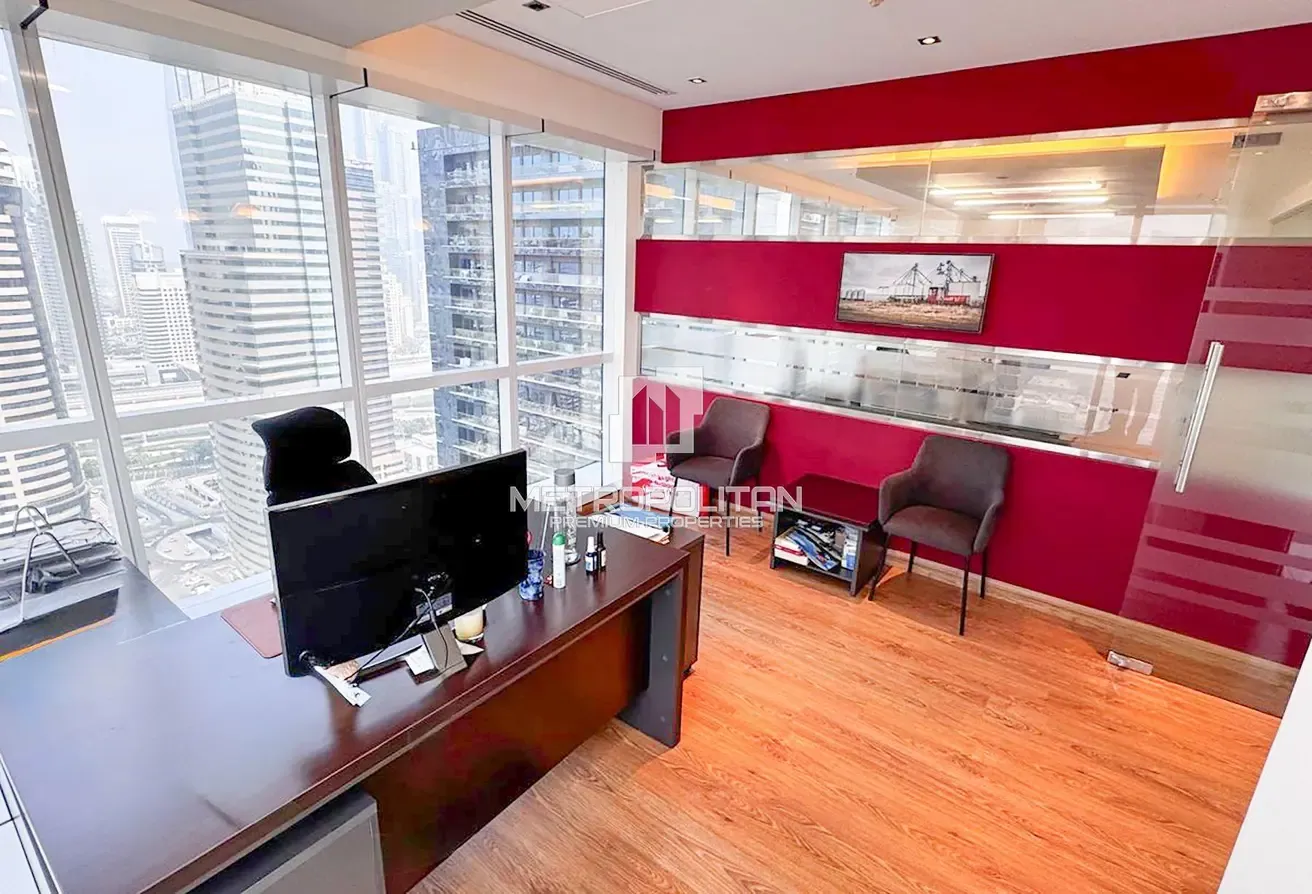 High End Fitted | Lake View | Grade A