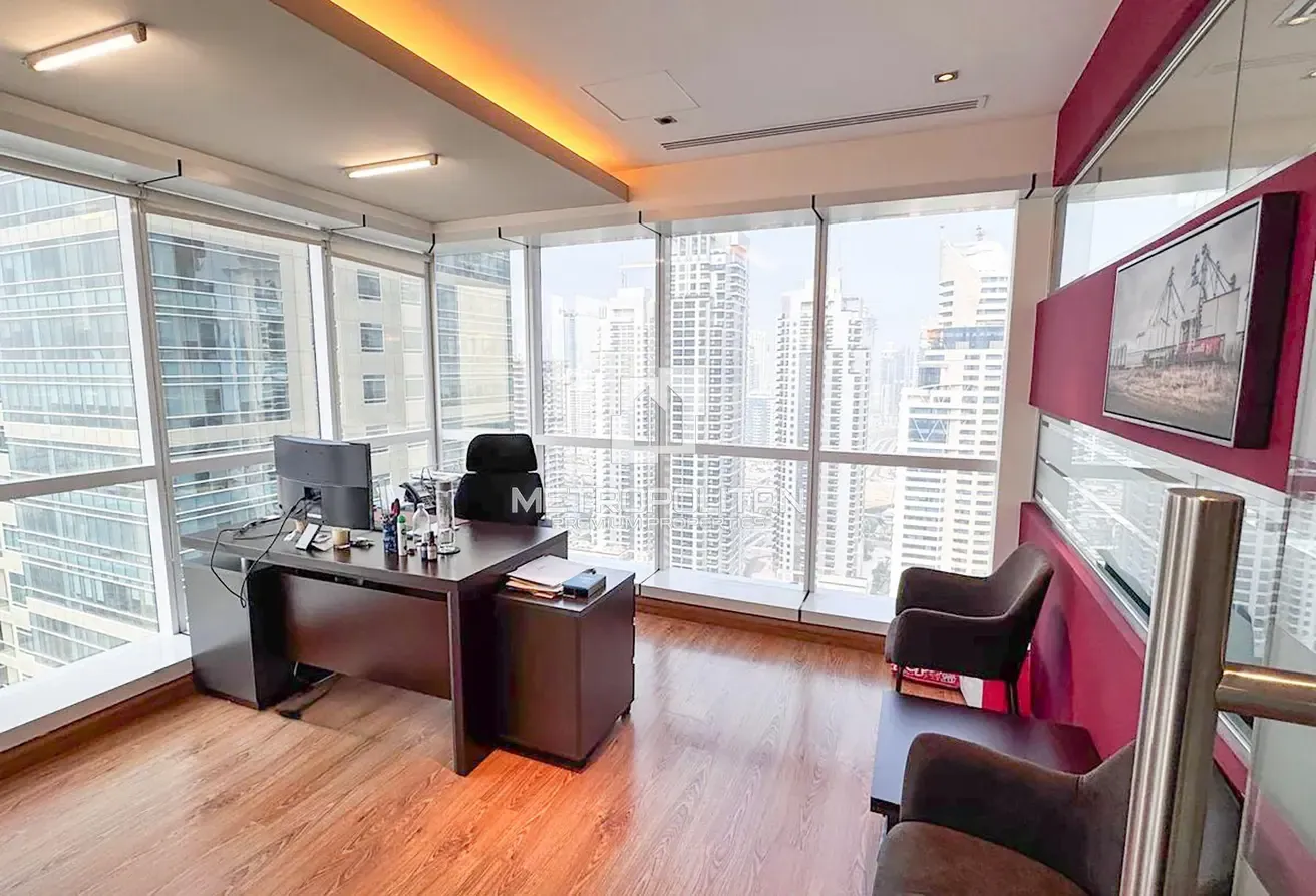 High End Fitted | Lake View | Grade A