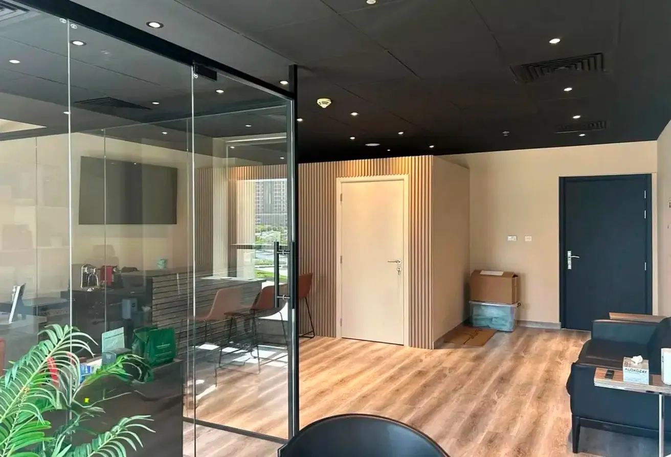 Vacant | Furnished | Ready for Business