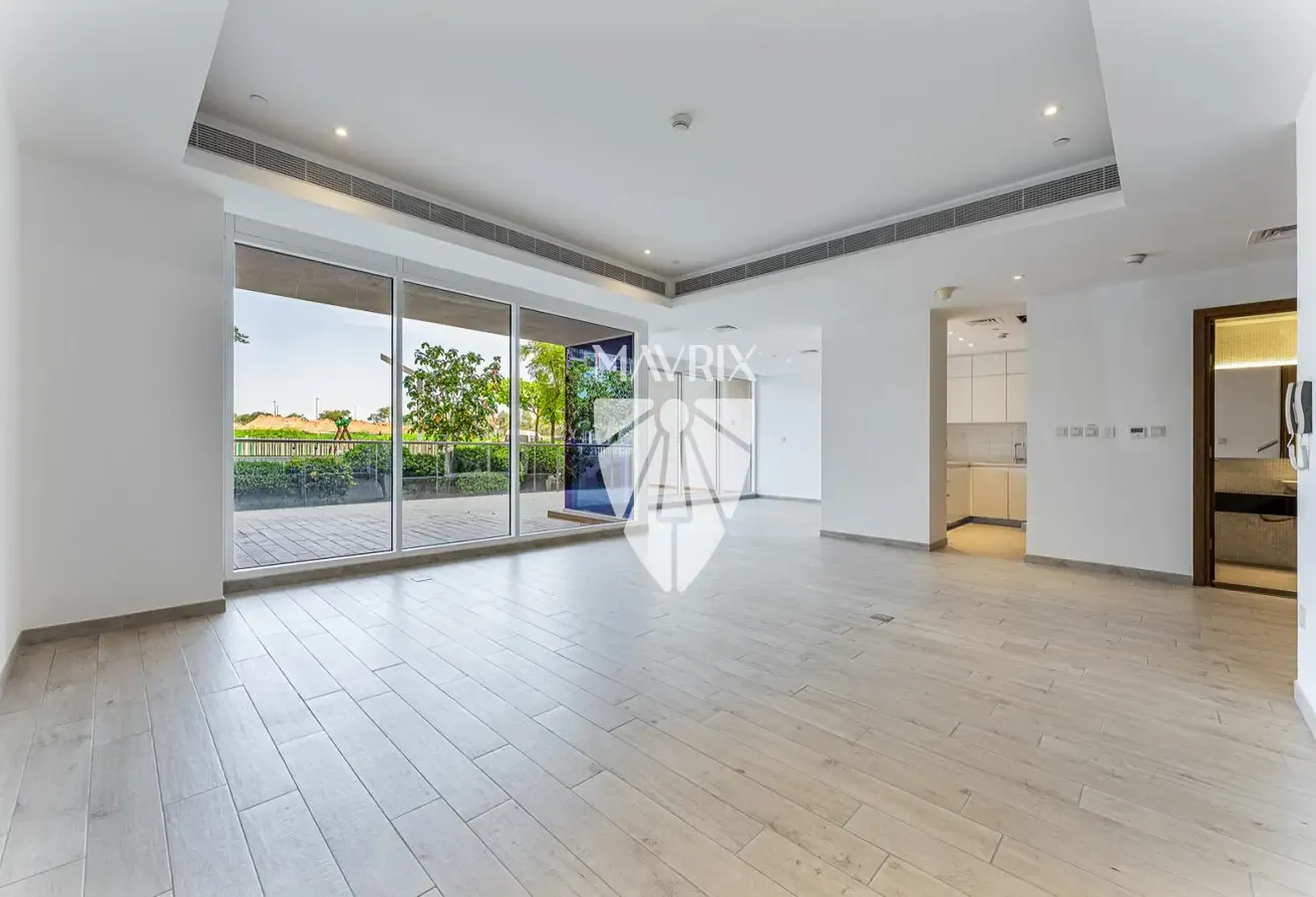 Price Reduced | Burj Khalifa View |Private Jacuzzi