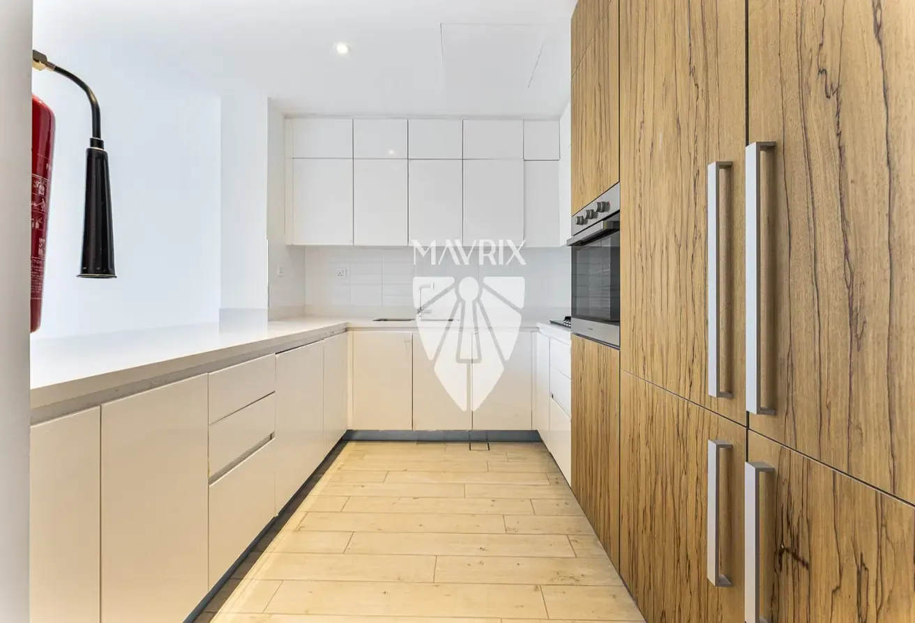 Price Reduced | Burj Khalifa View |Private Jacuzzi