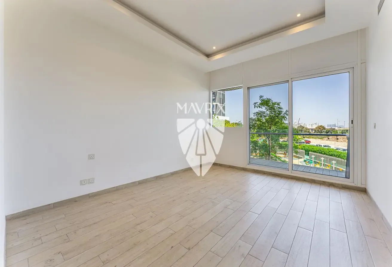 Price Reduced | Burj Khalifa View |Private Jacuzzi