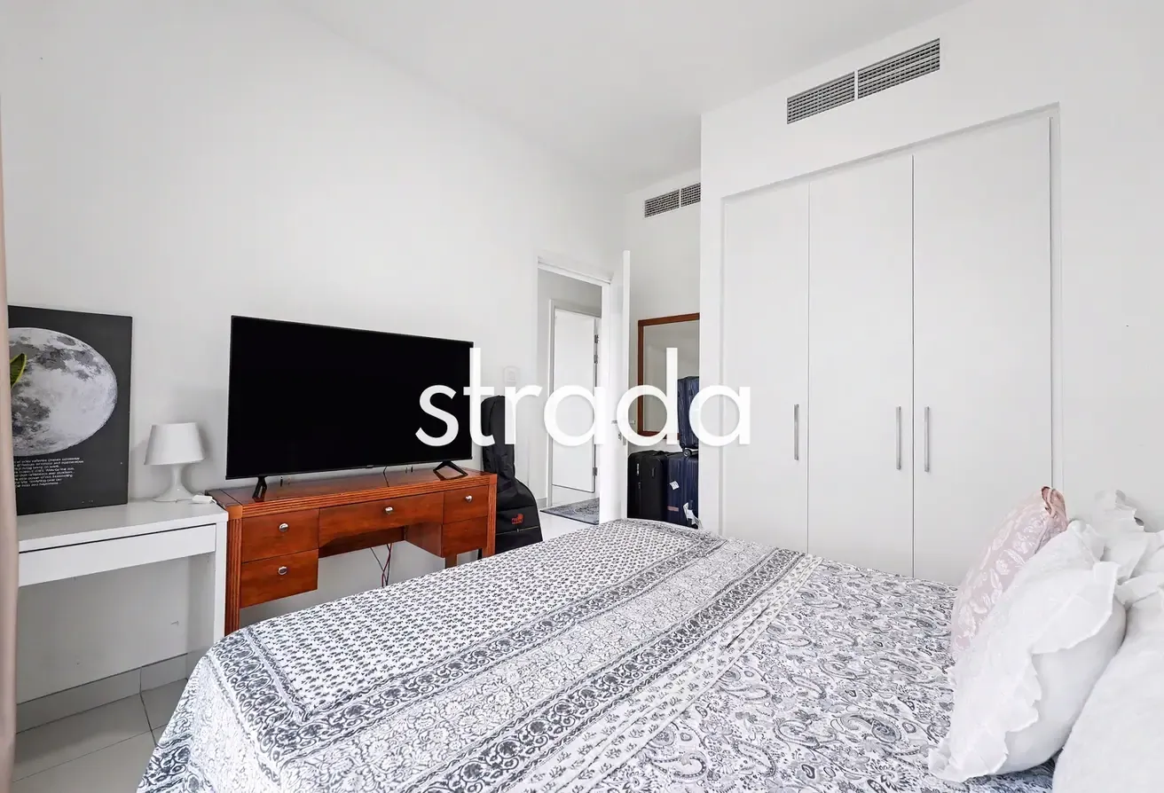 Corner Plot | Vacant on Transfer | Landscaped