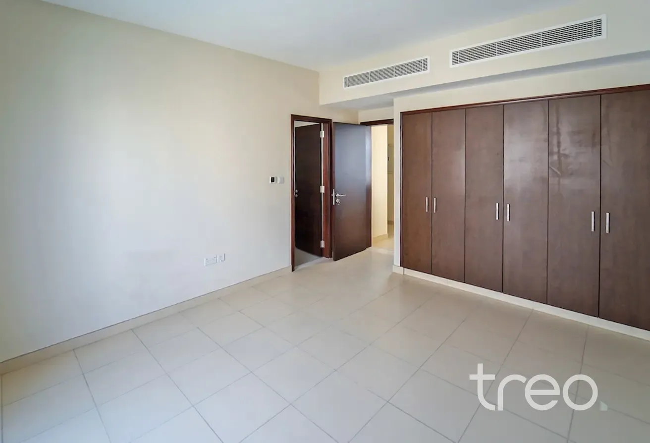 Close to pool and park | Mira 2 | VOT