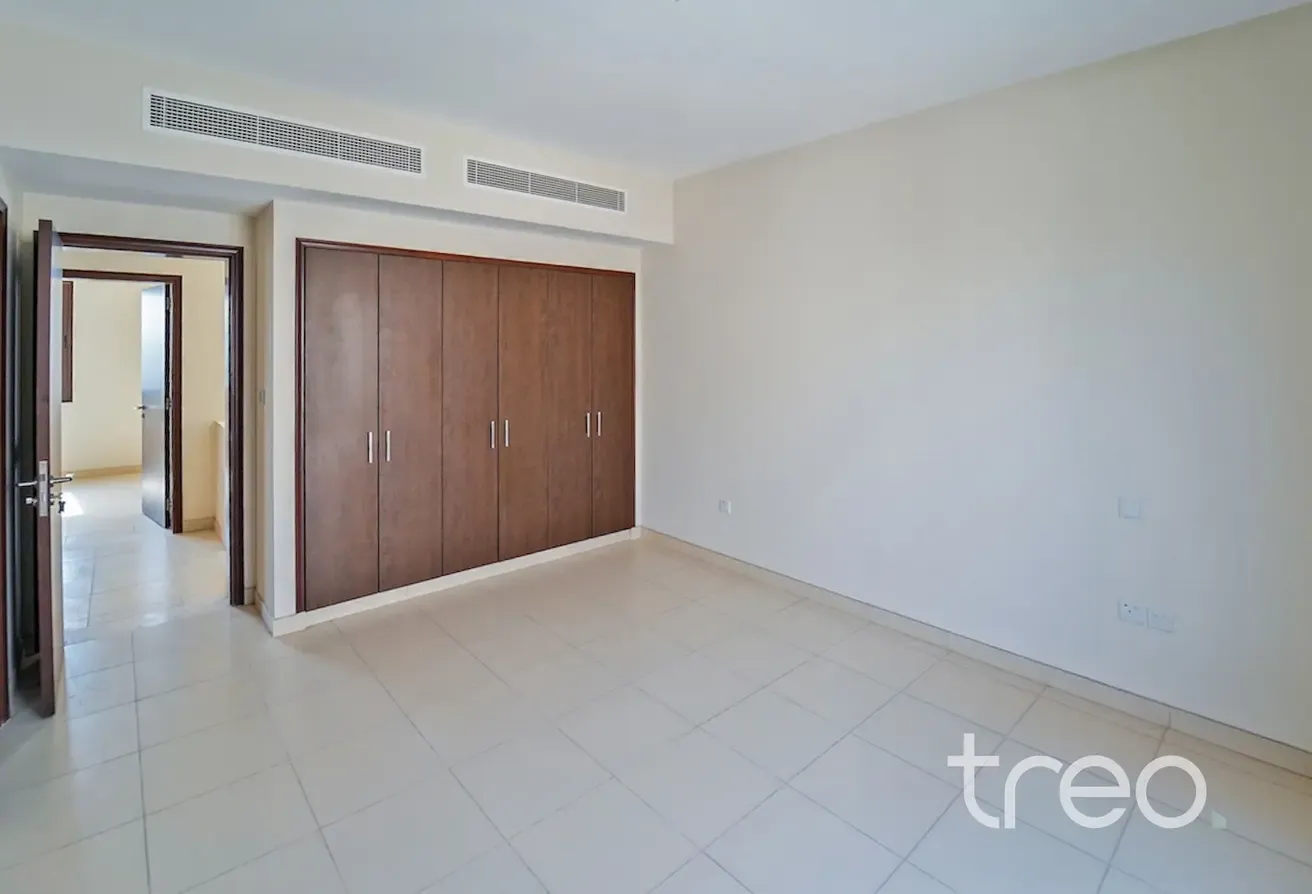 Close to pool and park | Mira 2 | VOT