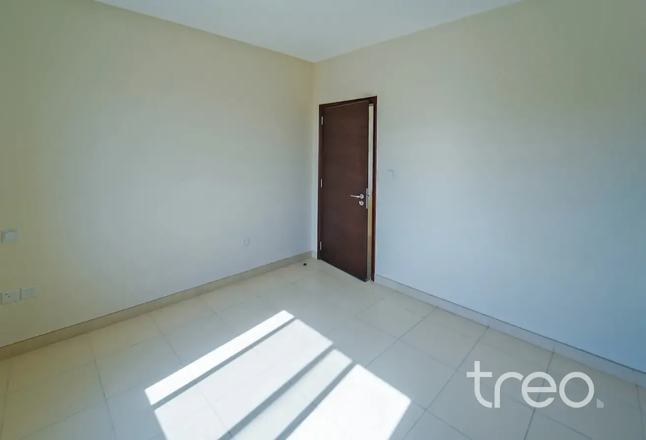 Close to pool and park | Mira 2 | VOT