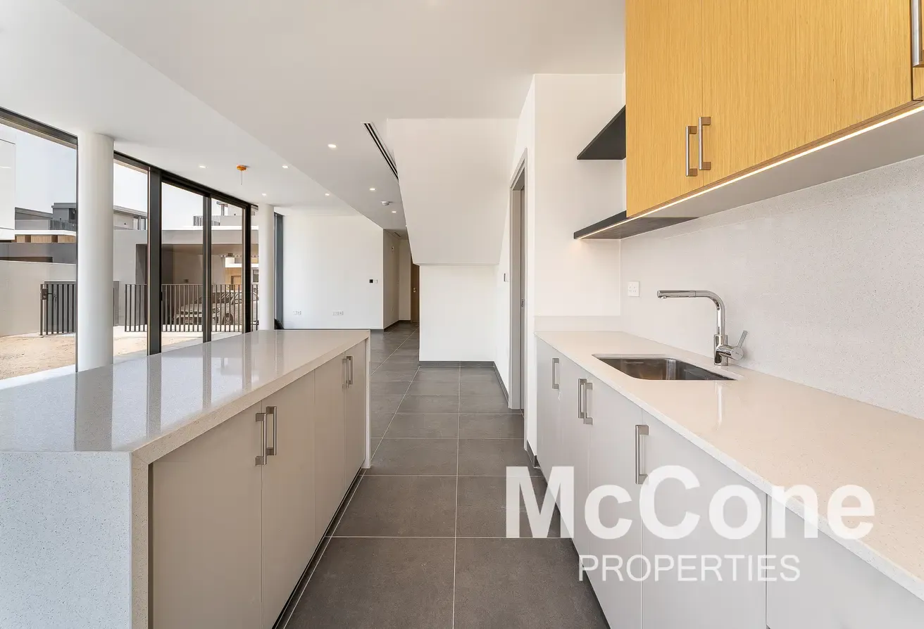 Exclusive | Close to the Pool | Bigger Plot