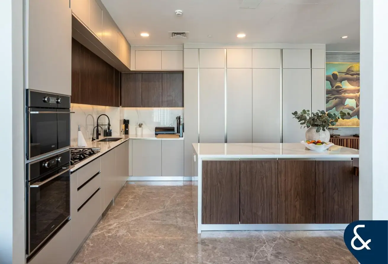 4 Bed Duplex Penthouse With Full Upgrade