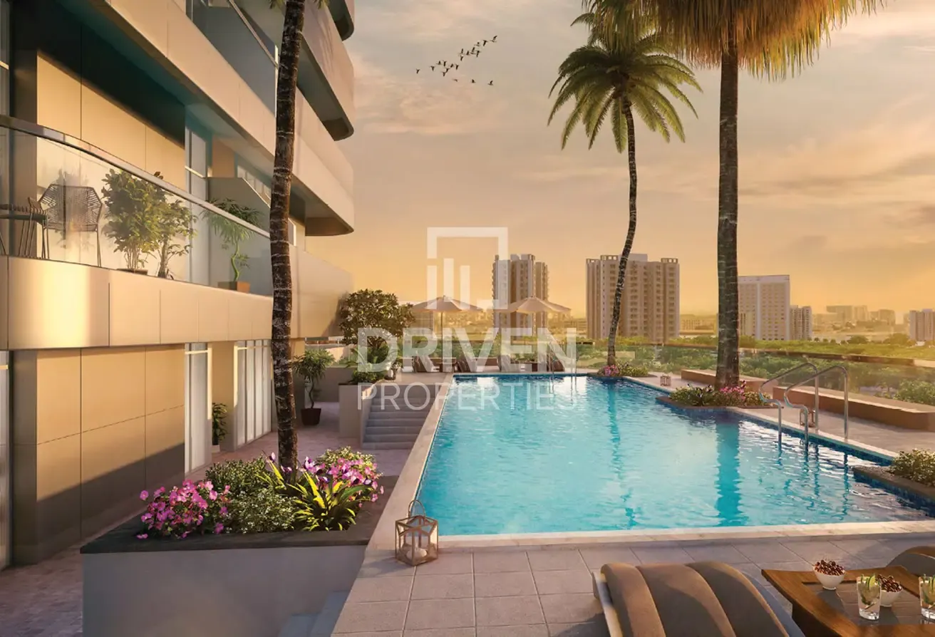 Grand Community Style | Bright | Golf Side Facing