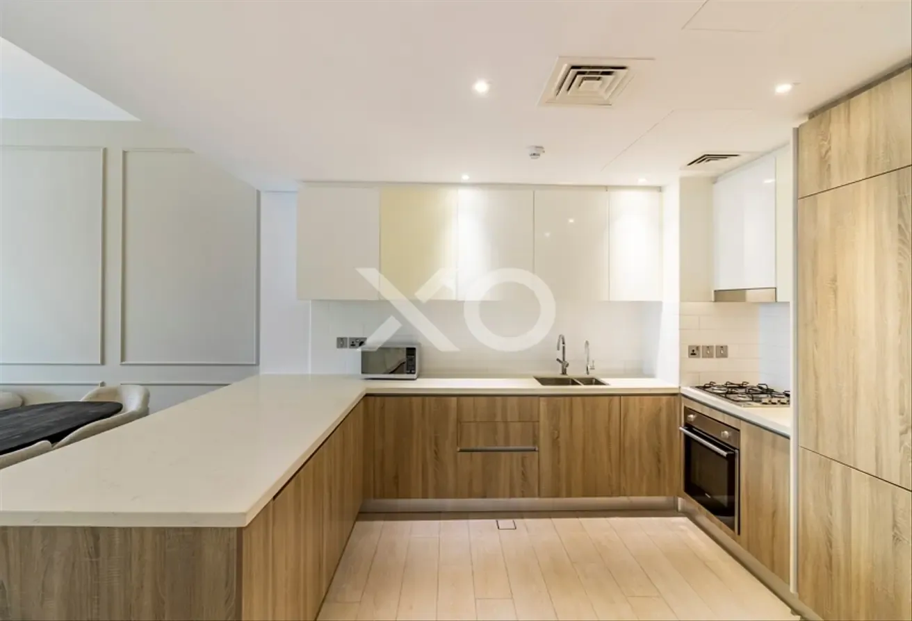 Marina View | Vacant | Modern | + maids