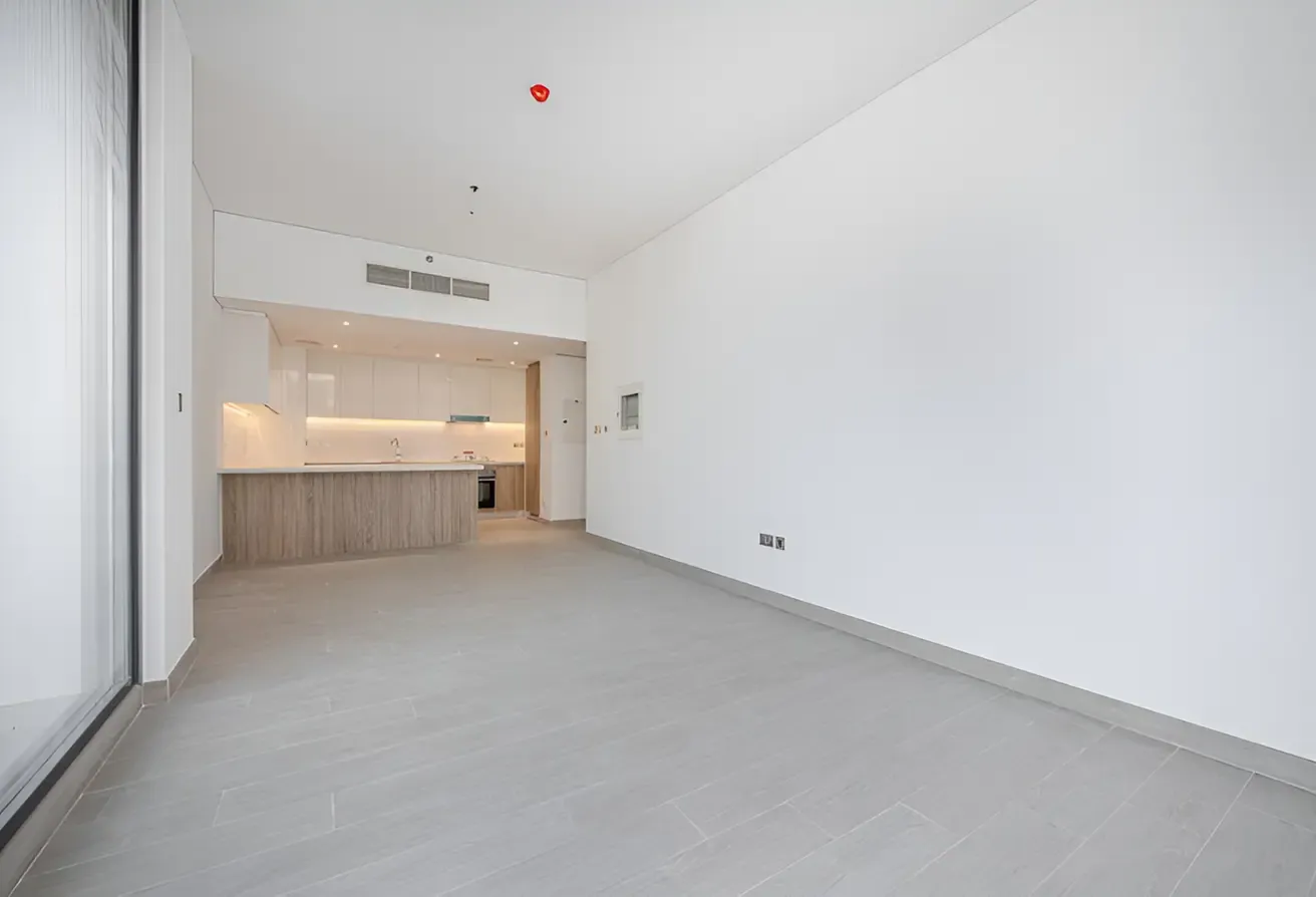 High Floor| Spectacular Canal View | Vacant soon