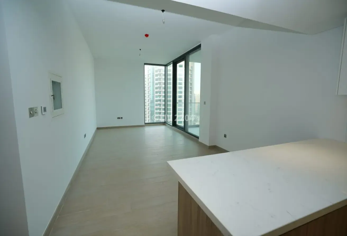 High Floor| Spectacular Canal View | Vacant soon
