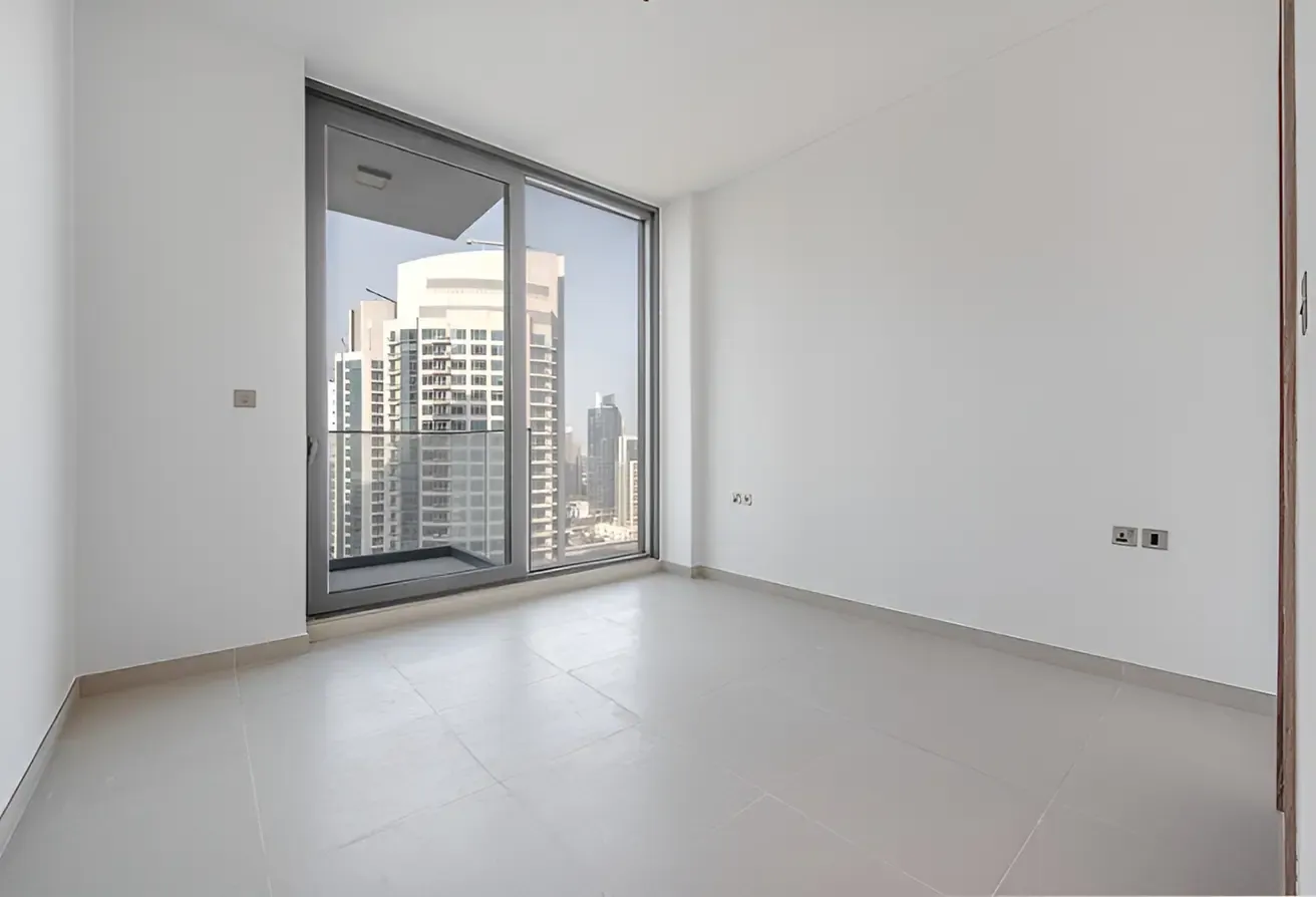 High Floor| Spectacular Canal View | Vacant soon