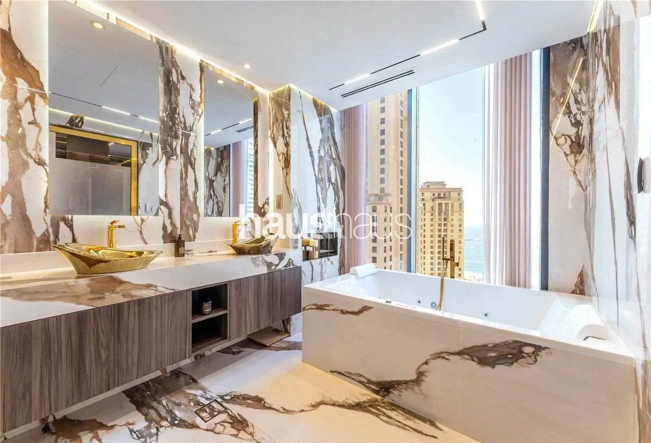 Duplex Penthouse | View Today | Fully Upgraded