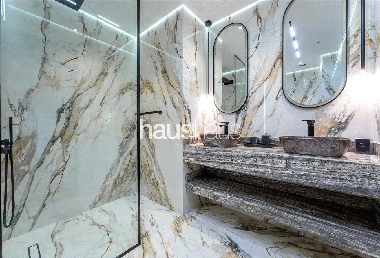Duplex Penthouse | View Today | Fully Upgraded