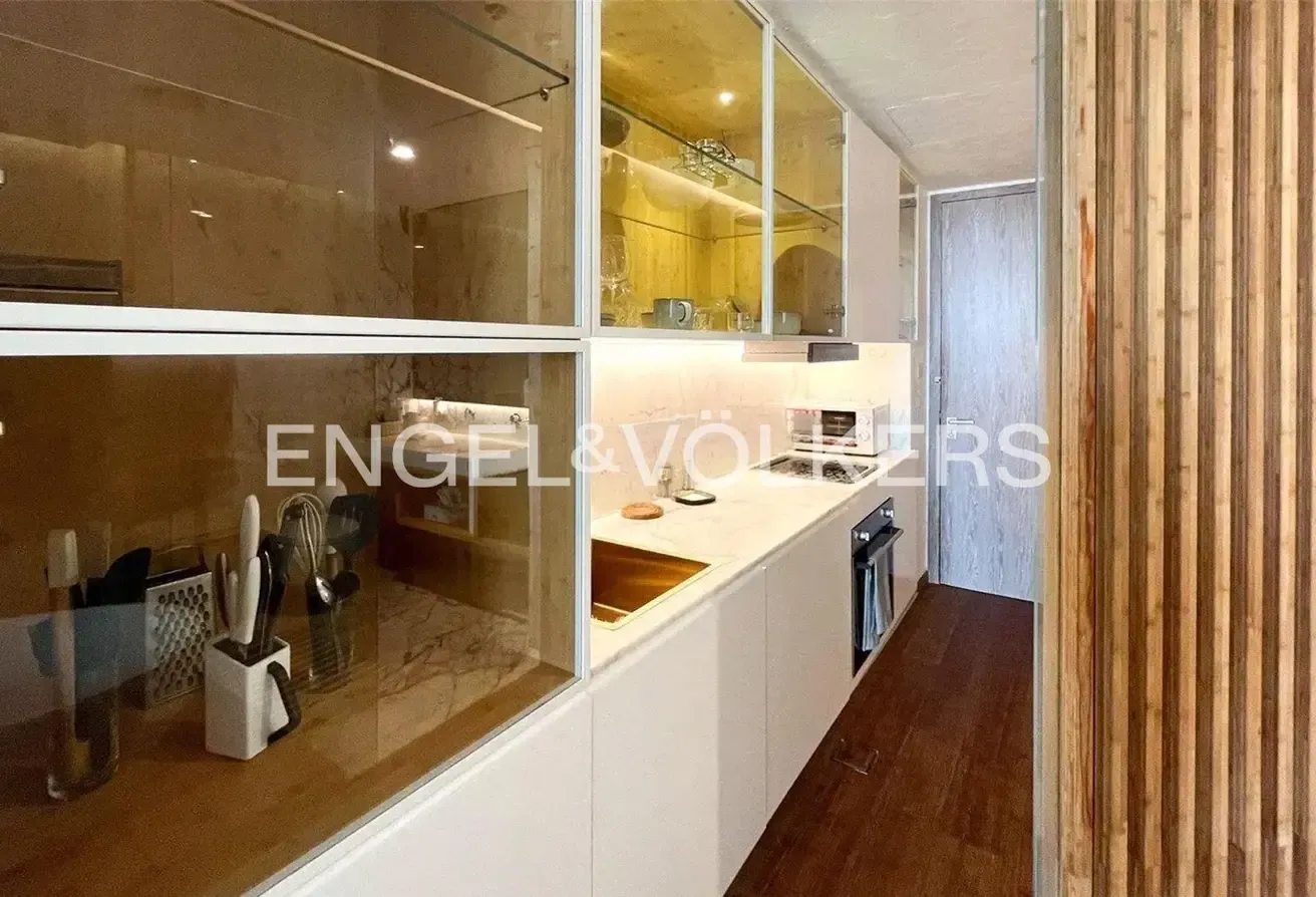 FULLY UPGRADED | VACANT  | FURNISHED
