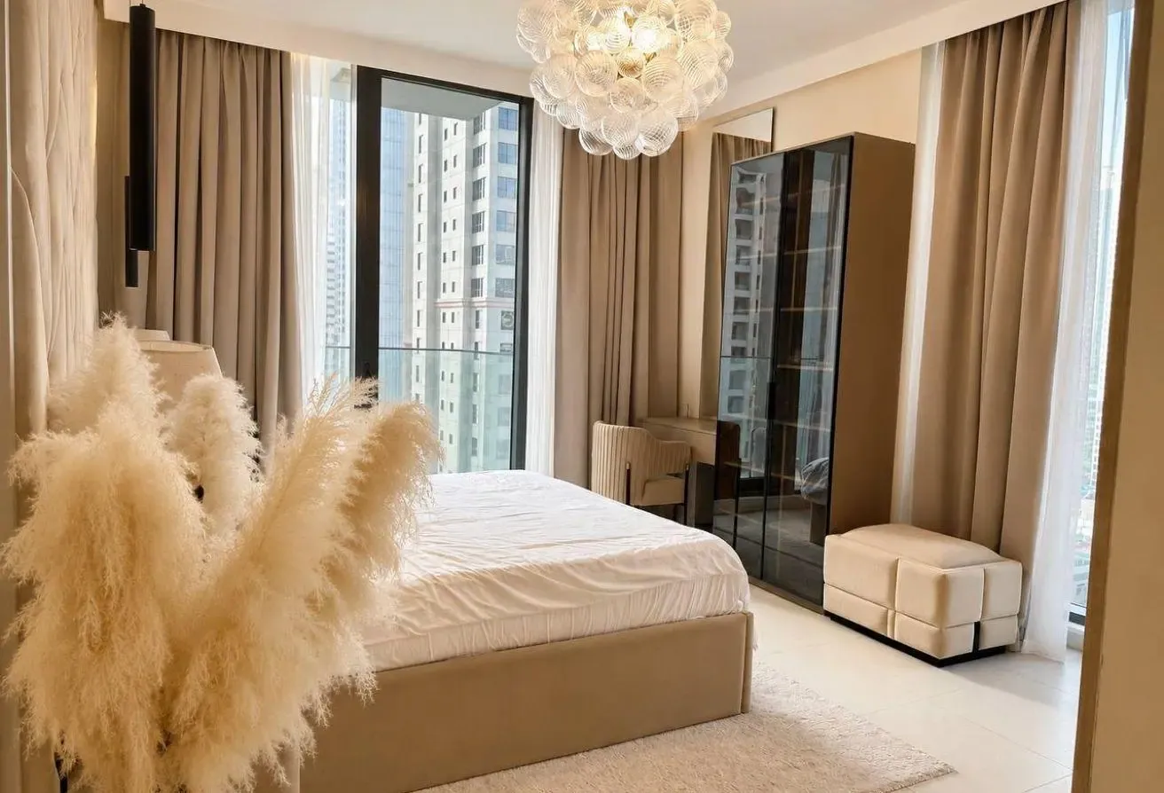 Marina & Sea Views / Furnished 1BR / Upgraded