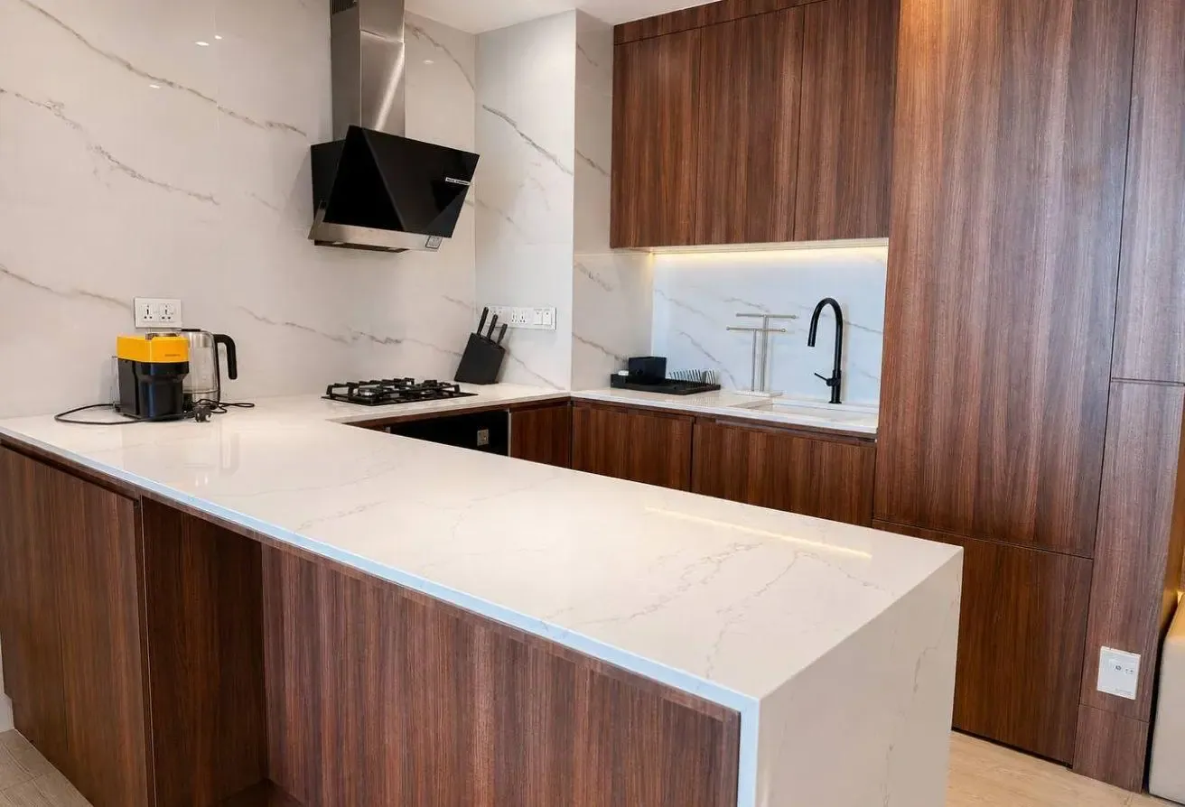 Marina & Sea Views / Furnished 1BR / Upgraded