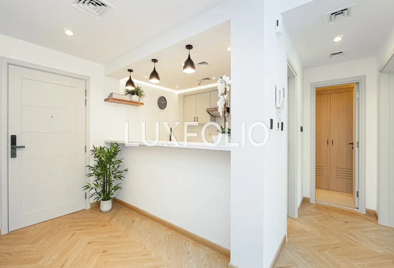 Largest 1 Bed | 800sq.ft | Vacant Now