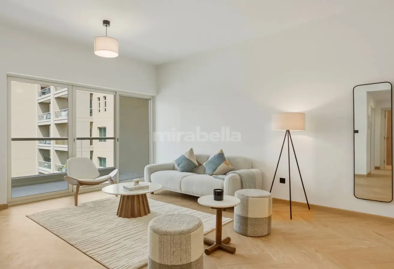 Turnkey | Pool View | Large and Rare Layout