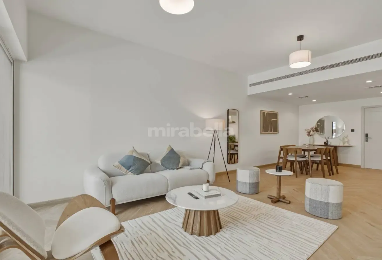 Turnkey | Pool View | Large and Rare Layout