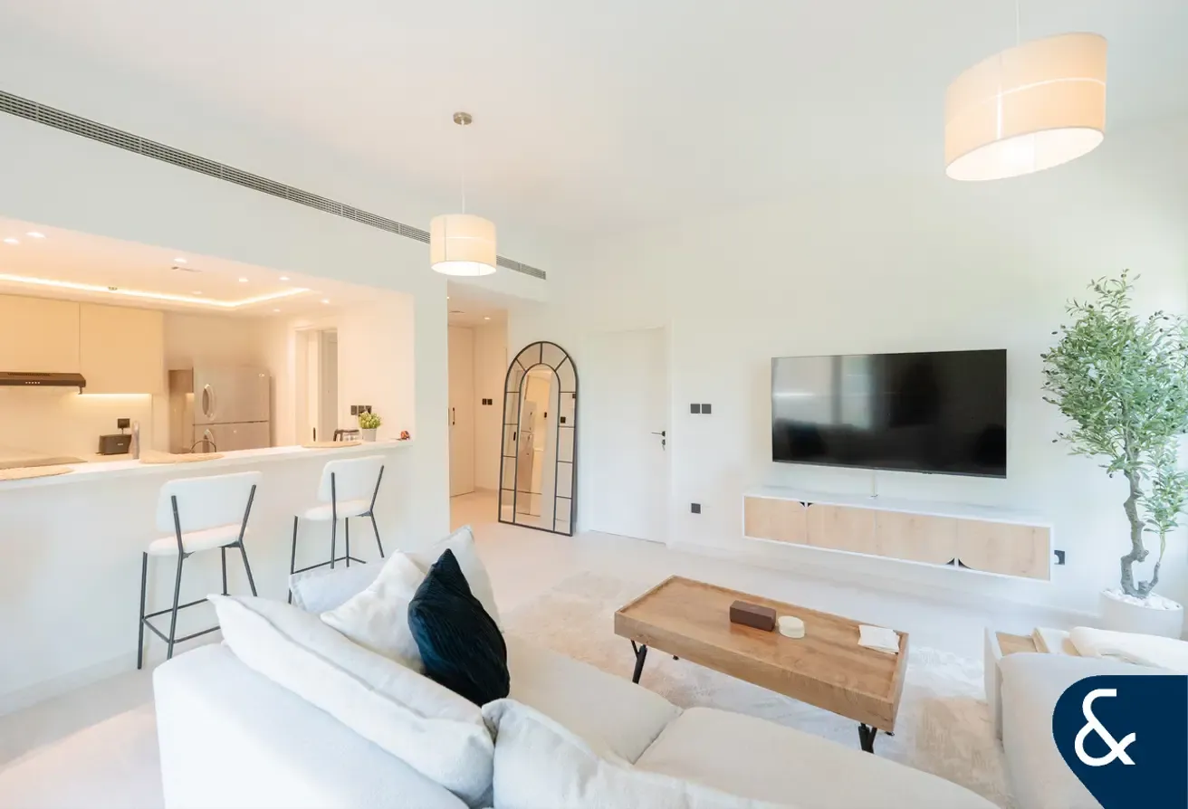 Corner Unit | Fully Upgraded | Low Floor