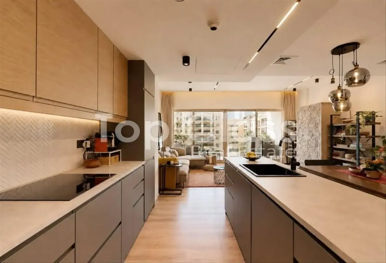 Furnished & Upgraded | Pool View | With Study