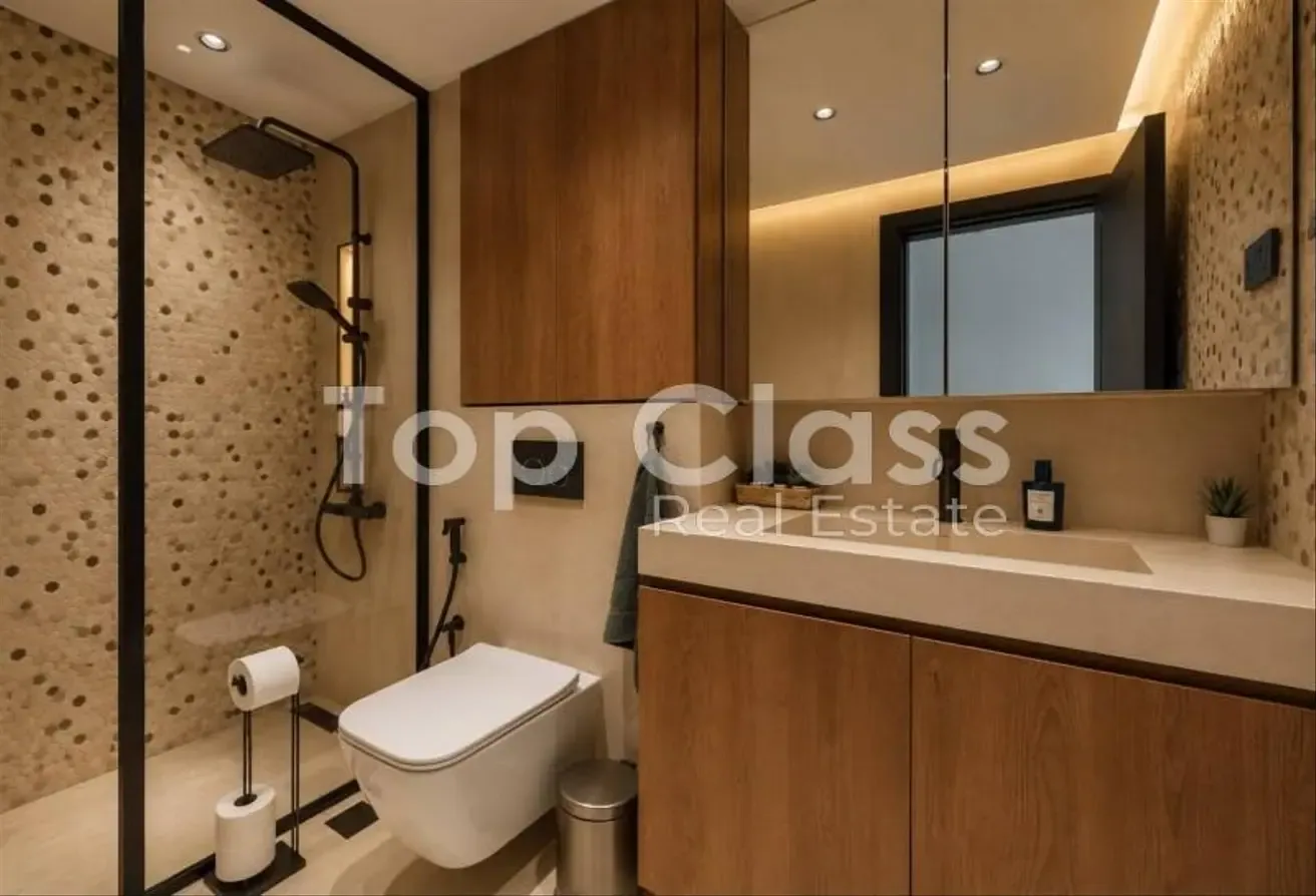 Furnished & Upgraded | Pool View | With Study