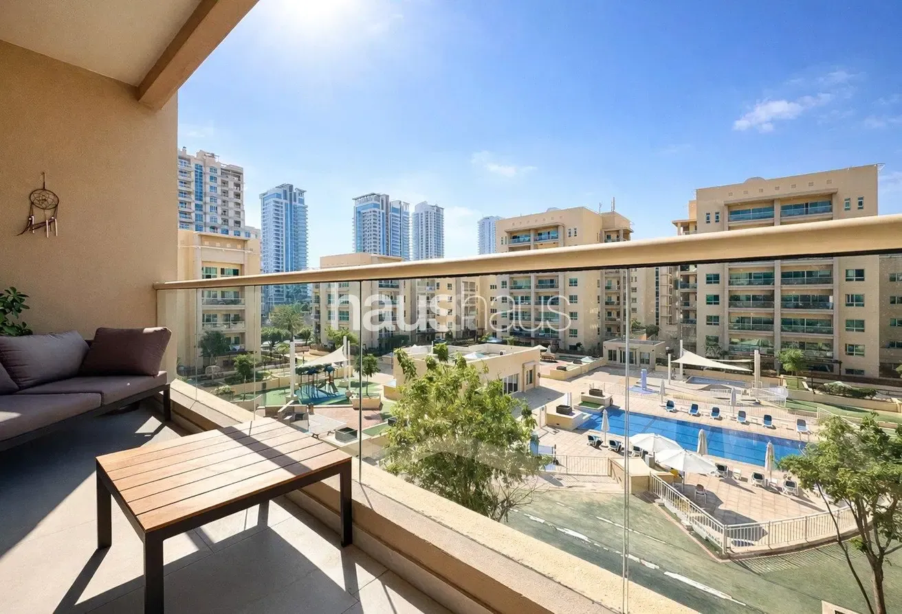 Vacant | Pool View | Study | Spacious