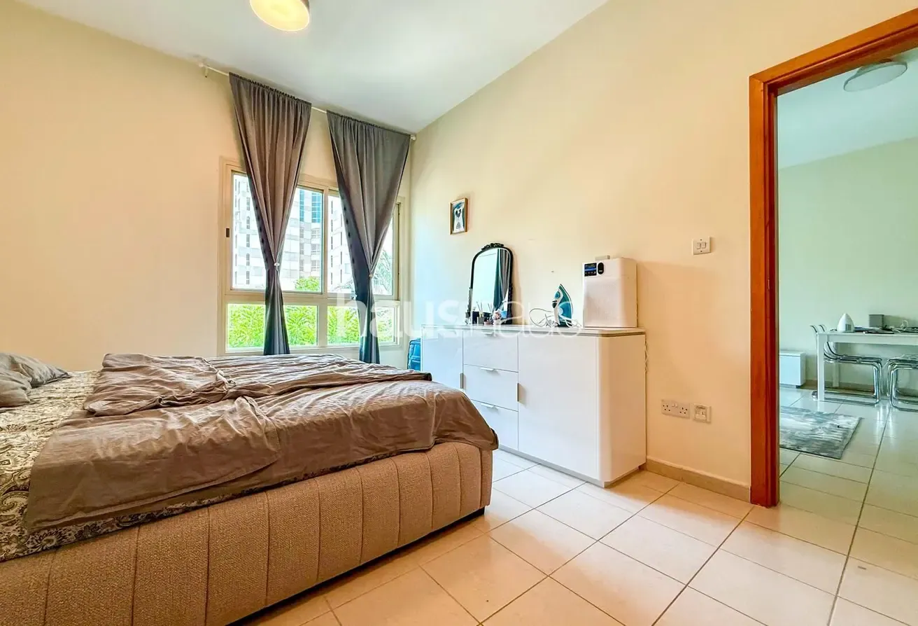 Vacant on Transfer | Lower floor | Open views